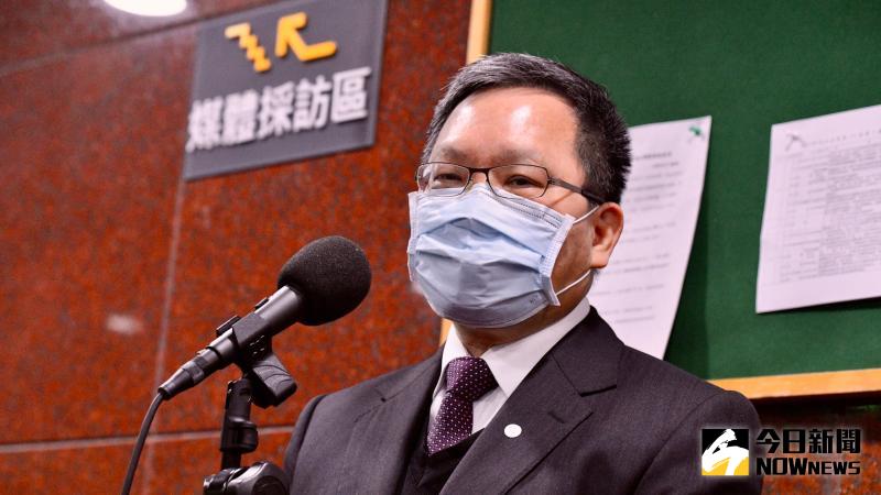 ▲台股崩跌,國安基金是否進場護盤?財政部長蘇建榮表示「我們會密切注意」。(圖/資料照,記者林柏年攝)