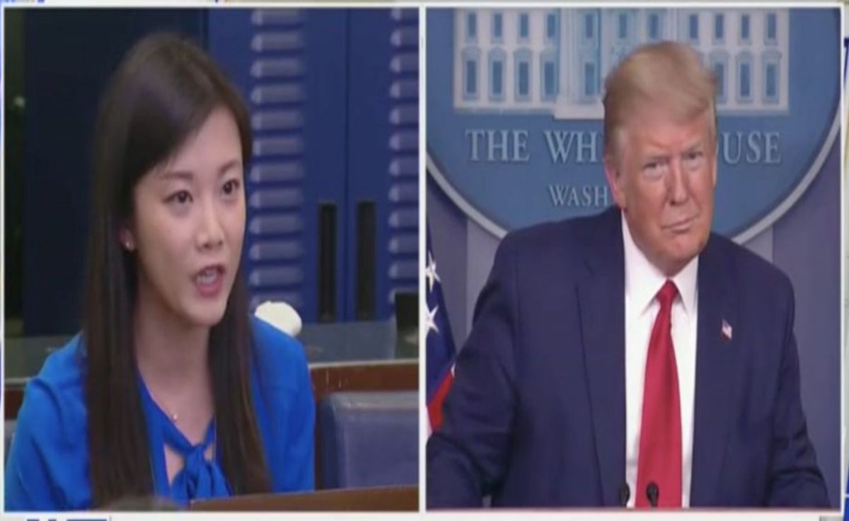 ▲川普在記者會上與香港鳳凰衛視女記者對答，問她是否為北京工作。（圖／翻攝自每日傳訊）