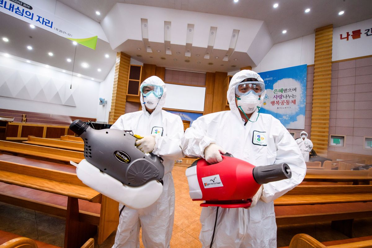 ▲為防範新冠肺炎移入，韓國政府自4月1日起，針對所有入境旅客實施隔離檢疫，若旅客無固定居所，則採取定點隔離，相關費用須自行負擔。（圖／達志影像／美聯社）