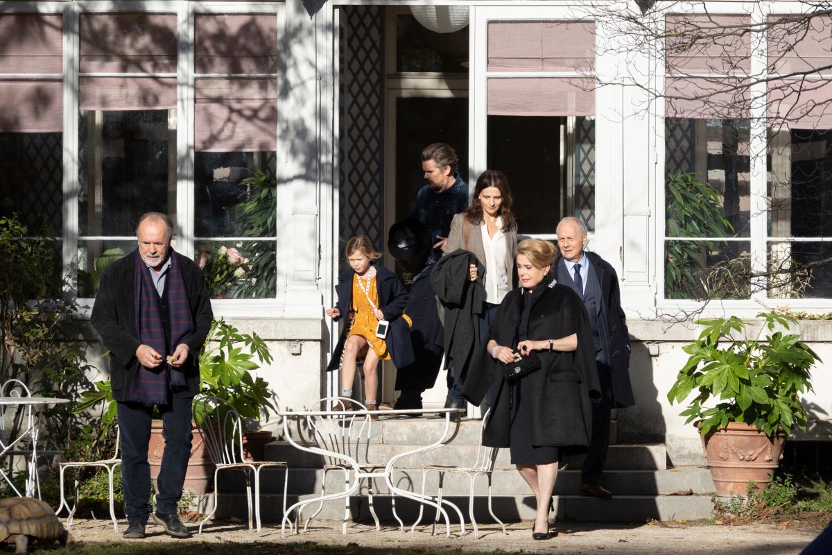 ▲凱薩琳丹妮芙（前右）在片中飾演電影明星。（圖／車庫）
