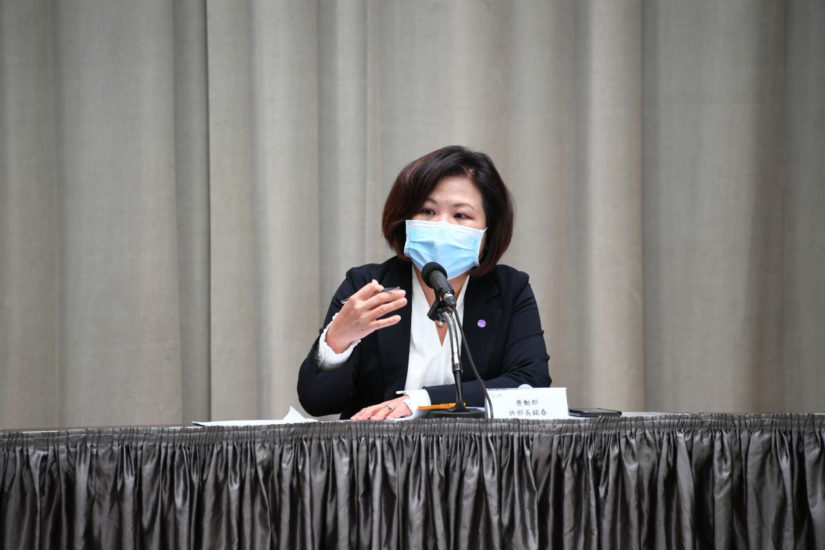 ▲勞動部長許銘春今（7）日於行政院表示，勞動節是國定假日，因此無法取消。（圖／行政院提供）