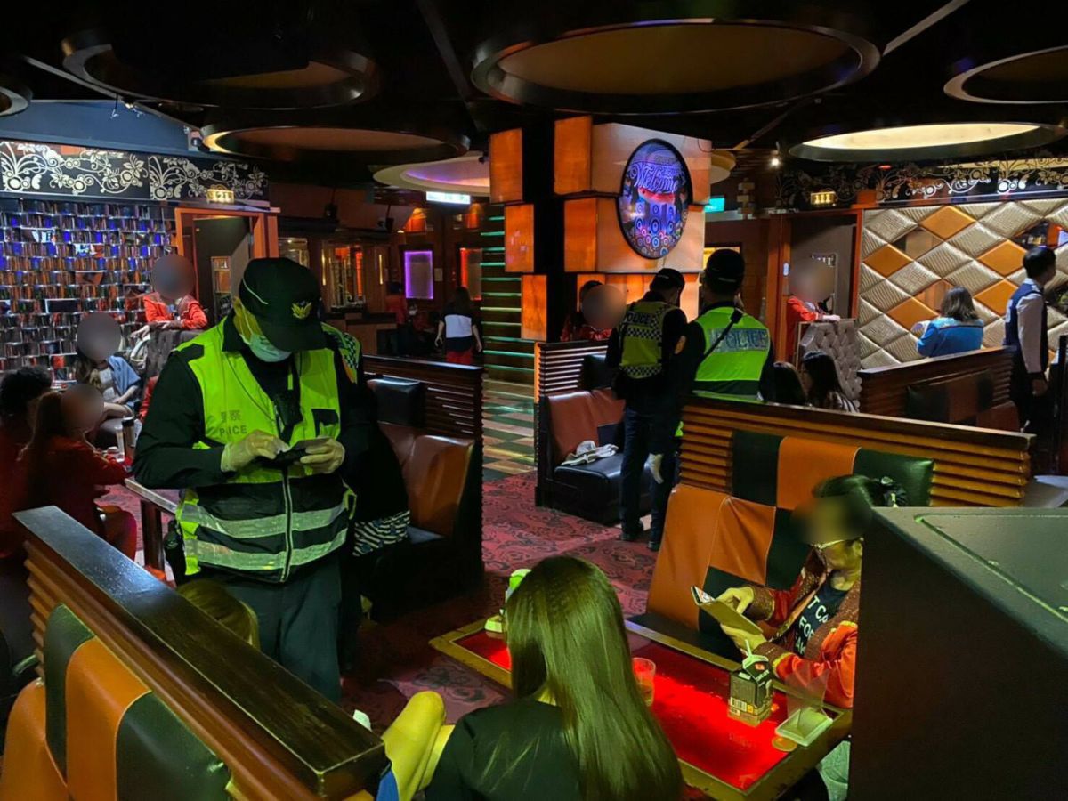 ▲酒店、舞廳即日起暫時停業，中市府加碼要求八大行業進行顧客「實名制」，議員陳世凱直言，根本「不食人間煙火」 (圖／資料照片)