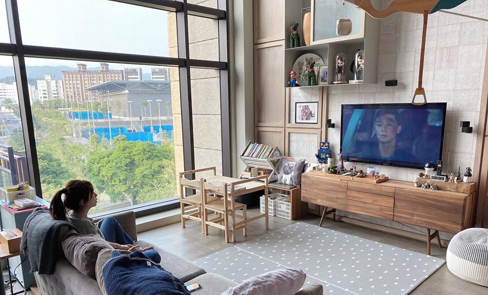 ▲Ella曝光家中百坪裝潢。（圖／Ella臉書）