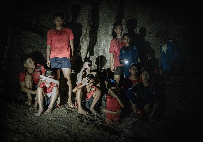 ▲泰國少年足球隊「被困洞穴」18天。（圖／車庫）

