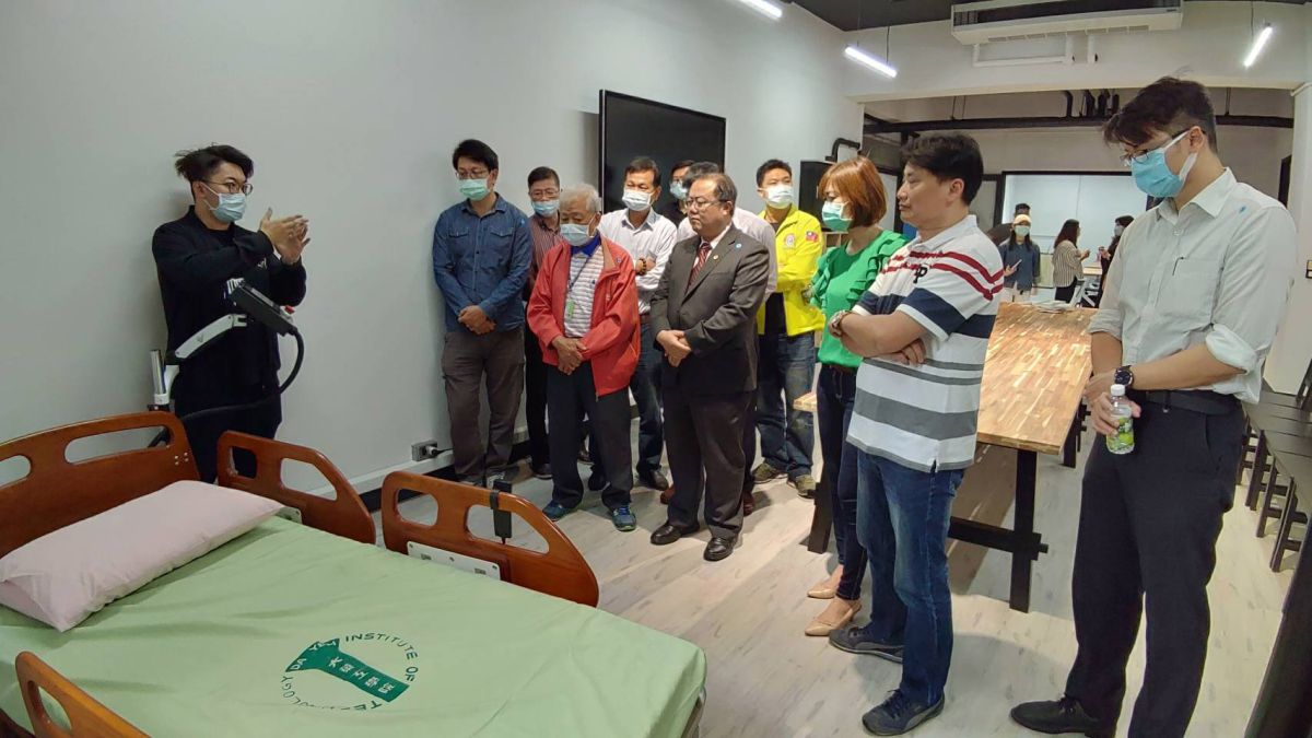 ▲彰化縣醫材商業同業公會參訪大葉大學，向醫工系預約未來人才。（圖／記者陳雅芳攝，2020.04.11）