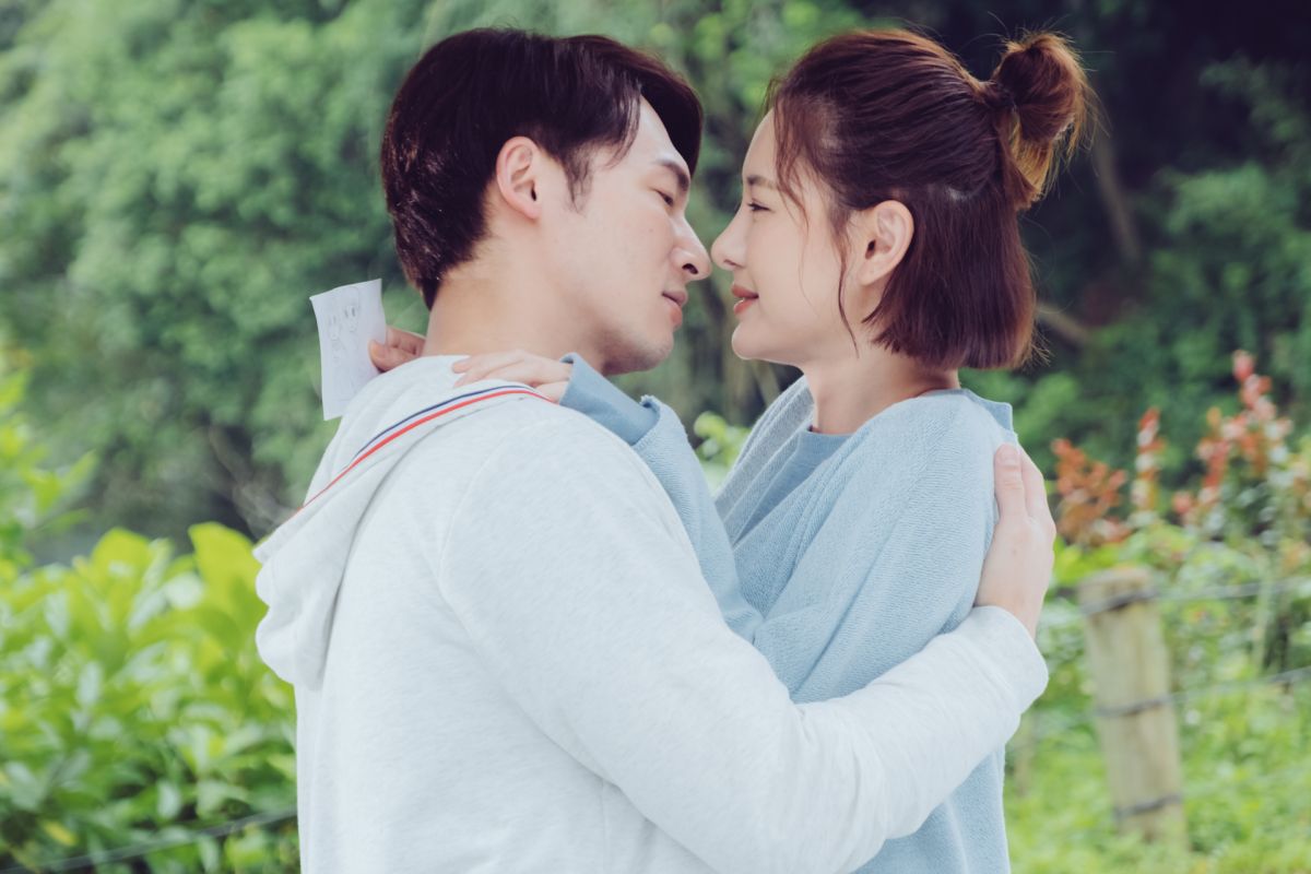 ▲溫昇豪（左）與安心亞甜蜜約會 。（圖 / TVBS提供）