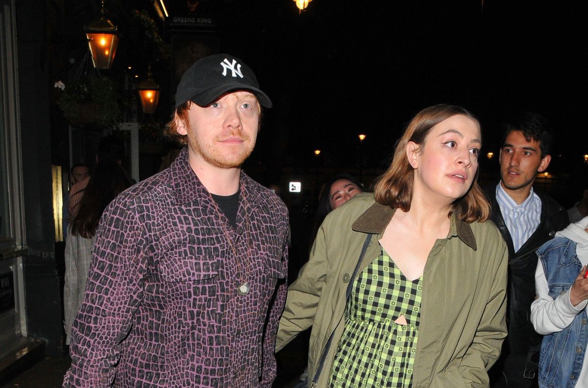 ▲魯伯特葛林特（左）和喬琪亞葛倫晉升當爸媽。（圖／達志影像）