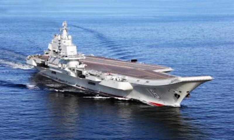 嗆封鎖台灣「殺雞用牛刀」！中國航母遼寧號在台海軍演
