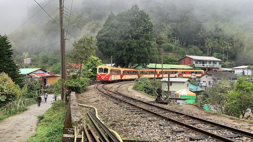 ▲阿里山森林鐵路主題列車因應新冠肺炎疫情，將暫停至6月底。（圖／記者陳惲朋攝，2020,04,13,）