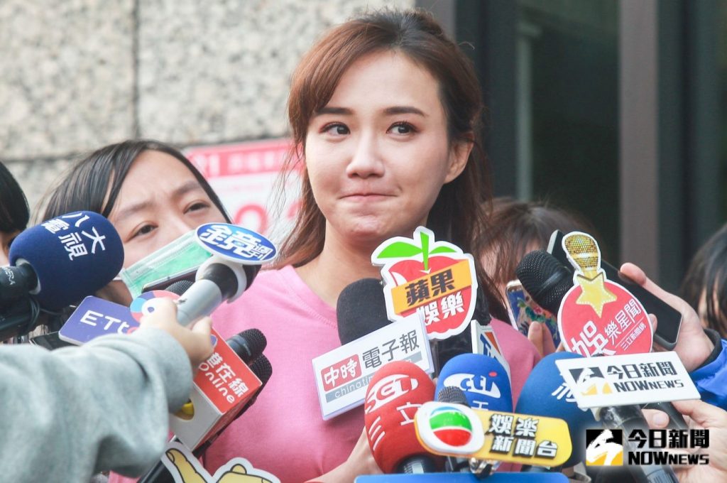 18:36 希希C.C ▲何妤玟宣布結束8年婚姻後，首度出面向媒體說明近況。（圖／記者葉政勳攝 , 2020.04.14）