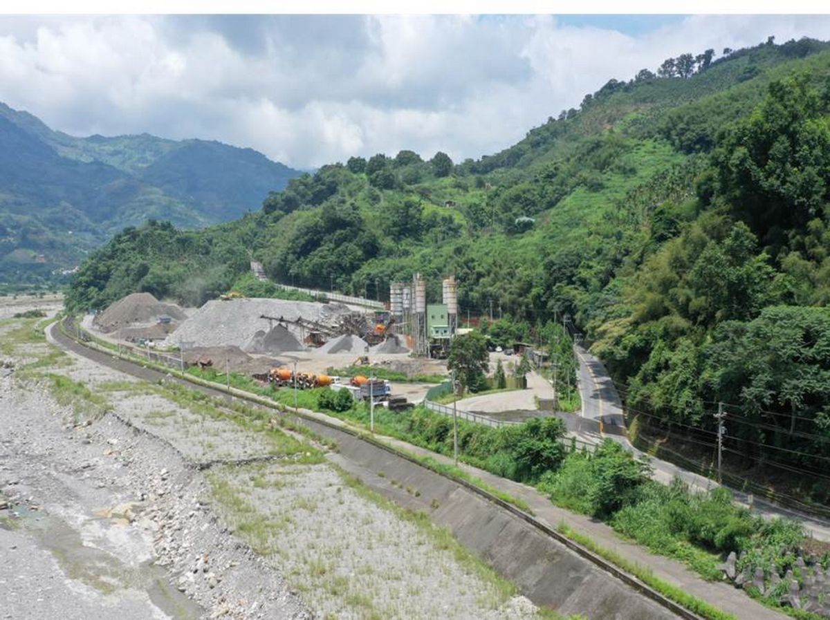 ▲彰化地檢署前年10月獲報轄區內某廠區堆置大量不明廢棄物，廠區內遭汙泥回填最深達地下7.2公尺。（圖／彰化地檢署提供　記者陳雅芳翻攝，2020.04.14）