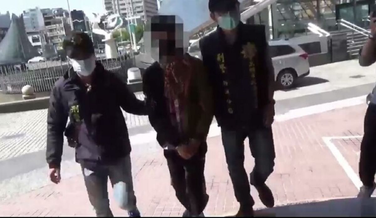 ▲施姓嫌犯利用民眾口罩一片難求的心理，以仙貝零食掉包口罩使數十人受騙！（圖／記者郭凱杰翻攝，2020.04.15））