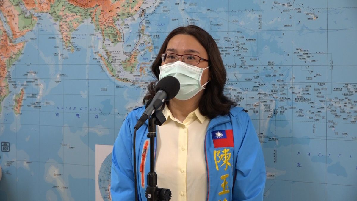 陳玉珍批評現在還有很多人拿不到口罩，政府官員卻拘泥於口罩的花色。 (圖/記者朱永強攝)