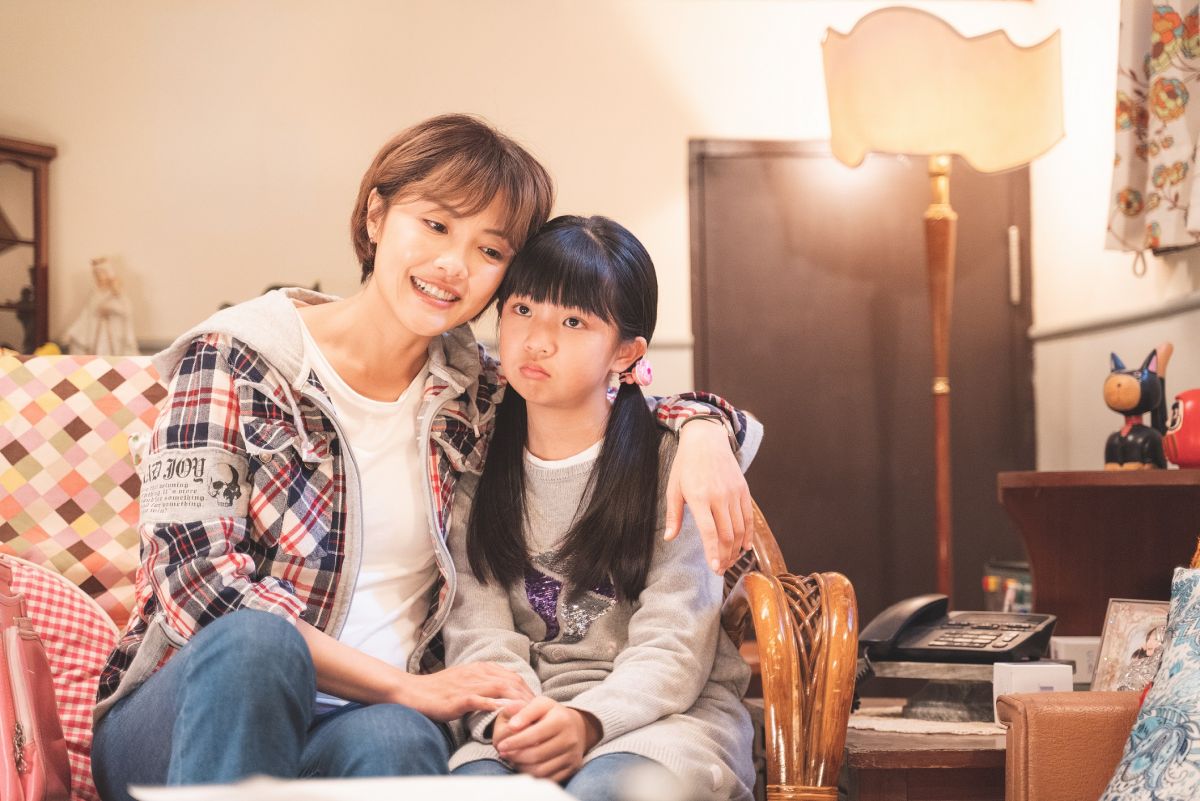 ▲張允曦（左）與吳以涵飾演母女。（圖 / 東森提供）
