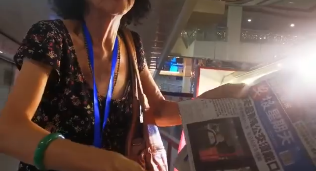 ▲新加坡阿嬤被勸戴口罩氣炸。（圖／翻攝Newsgowhere SG臉書）