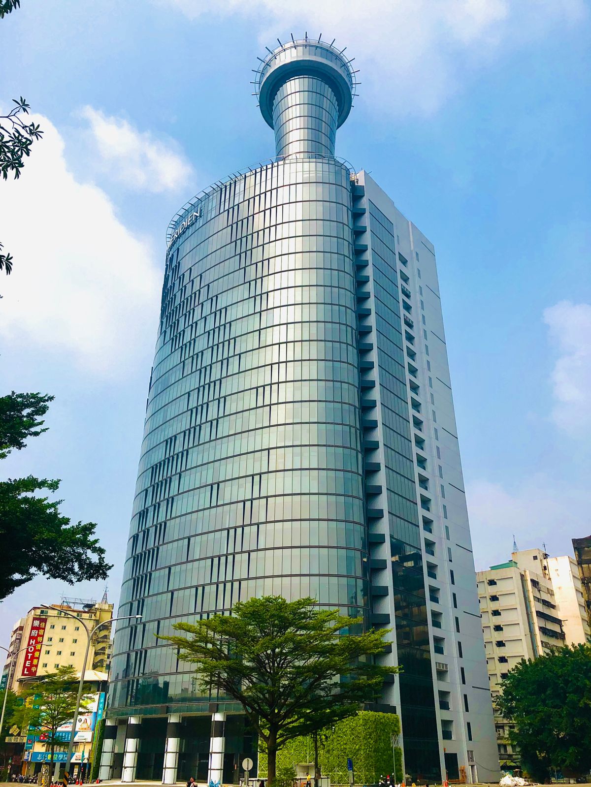 ▲原訂九月開幕的台中李方艾美酒店，受疫情衝擊暫緩籌備作業，員工遭資遣。（圖／台中李方艾美酒店提供）