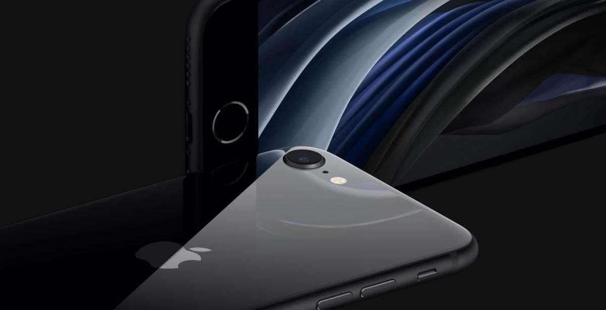 ▲蘋果於今（15）日半夜突然於官網上線新款iPhone SE。（圖／翻攝自蘋果官網）