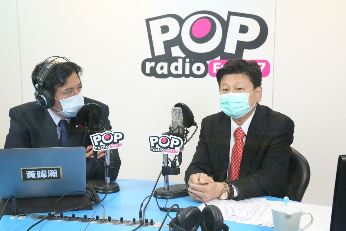 廣播節目專訪無黨籍立委傅崐萁。 (圖/台北流行音樂電台提供)