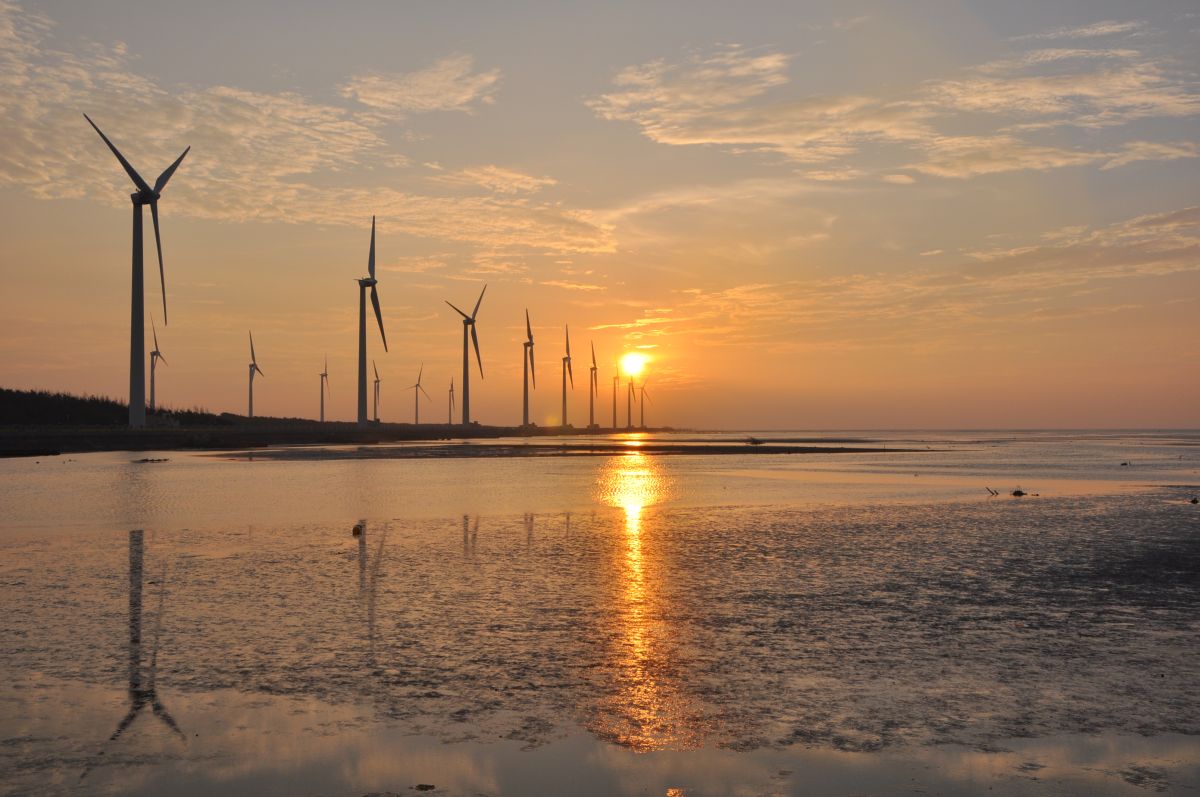 ▲新冠病毒疫情，高美濕地木棧道入口處實施人流管制措施。 (圖／觀旅局提供2020.4.16)