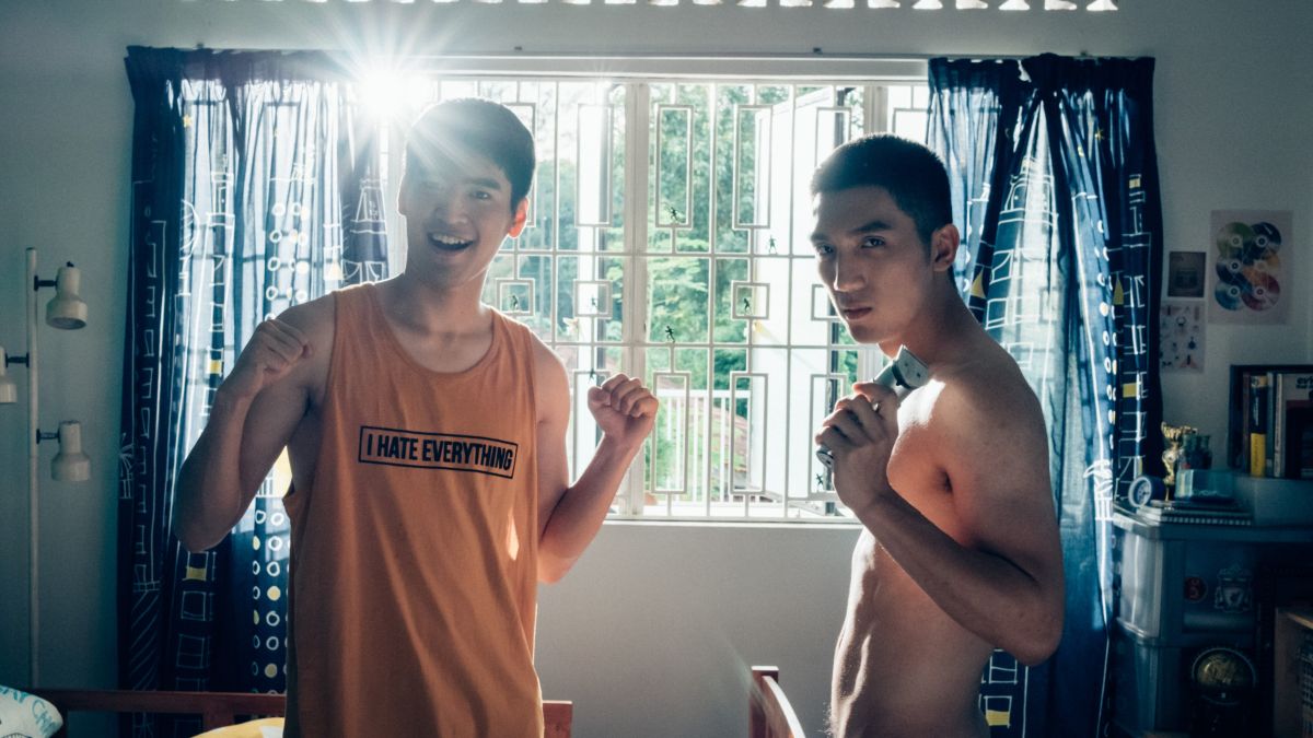 ▲涂善存（左）和原騰互相修整胯下毛髮。（圖／滿滿額娛樂）