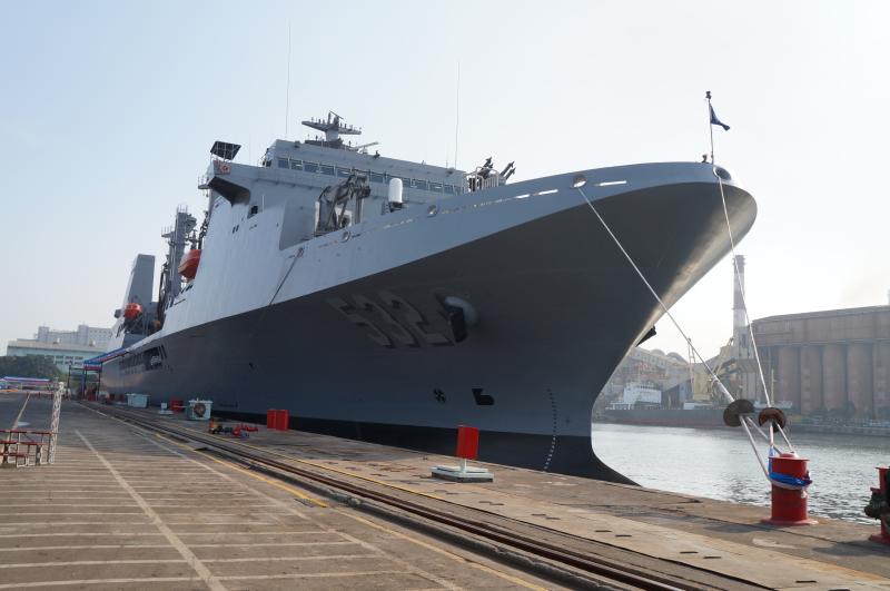 軍武／國造「磐石艦」海軍噸位最大　具野戰醫療能力
