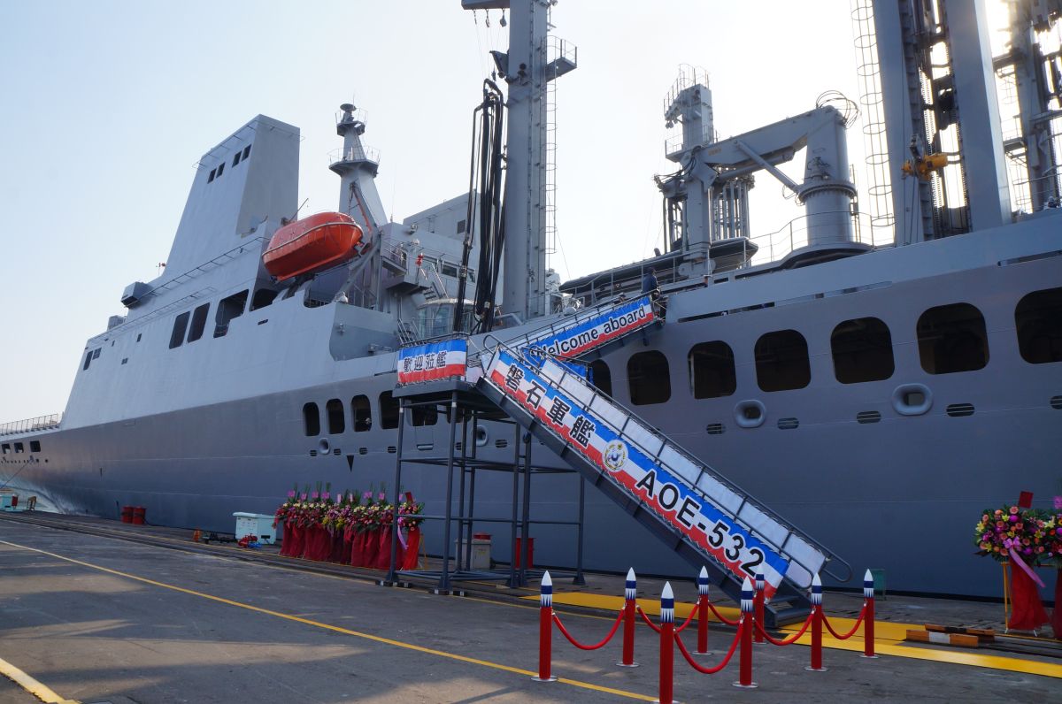 海軍磐石艦。（資料照/記者呂炯昌攝）