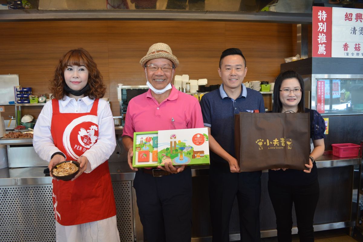 ▲發起活動的三家企業，左起噴水雞肉飯、月桃故事館、小夫妻拌麵。（圖／記者郭政隆攝影2020.4.20）