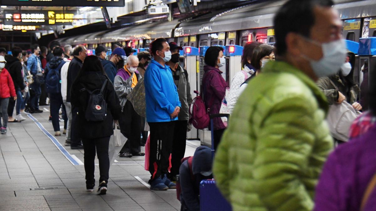 ▲由於疫情升溫，「是否該普篩」議題再度浮上檯面，對此，重症醫師蘇一峰就發文吐真相，直指「追求0確診沒有意義，『這2事』才是真的」。（圖／NOWnews攝影中心）