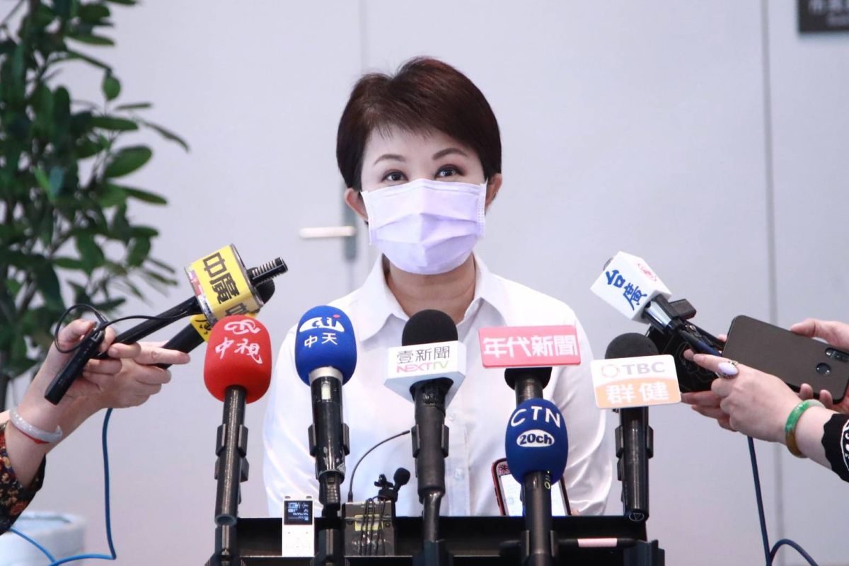 ▲軍方選擇台中一中作為集合，市長盧秀燕表示，市府深表遺憾，並表達抗議。 (圖／柳榮俊翻攝2020.4.21)