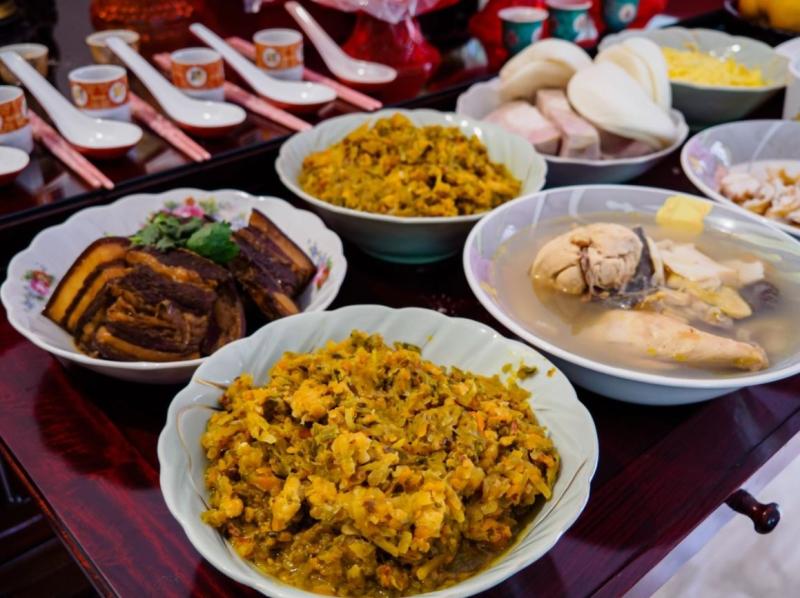 台灣在喜慶上祭神的菜碗以雙數為主。（圖／shutterstock）