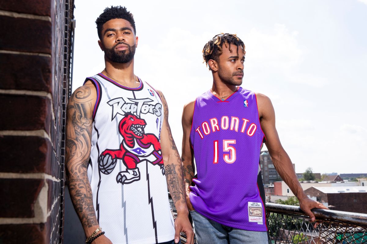 致敬Vince Carter復刻球衣上市。（Mitchell & Ness提供）