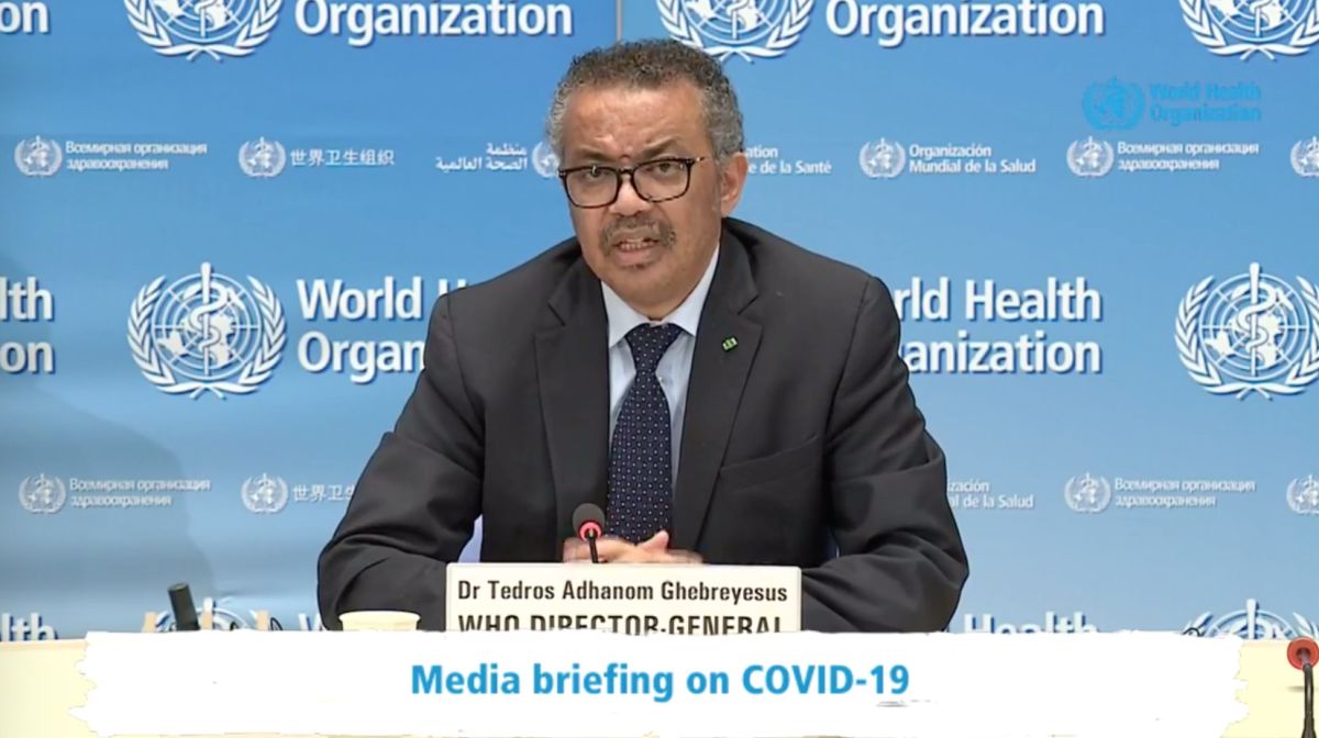 ▲世衛秘書長譚德塞（ Tedros Adhanom Ghebreyesus ）被記者追問「要不要下台」時跳針回應，並求美國重新考慮停止金援一事。（圖／翻攝自世界衛生組織臉書）