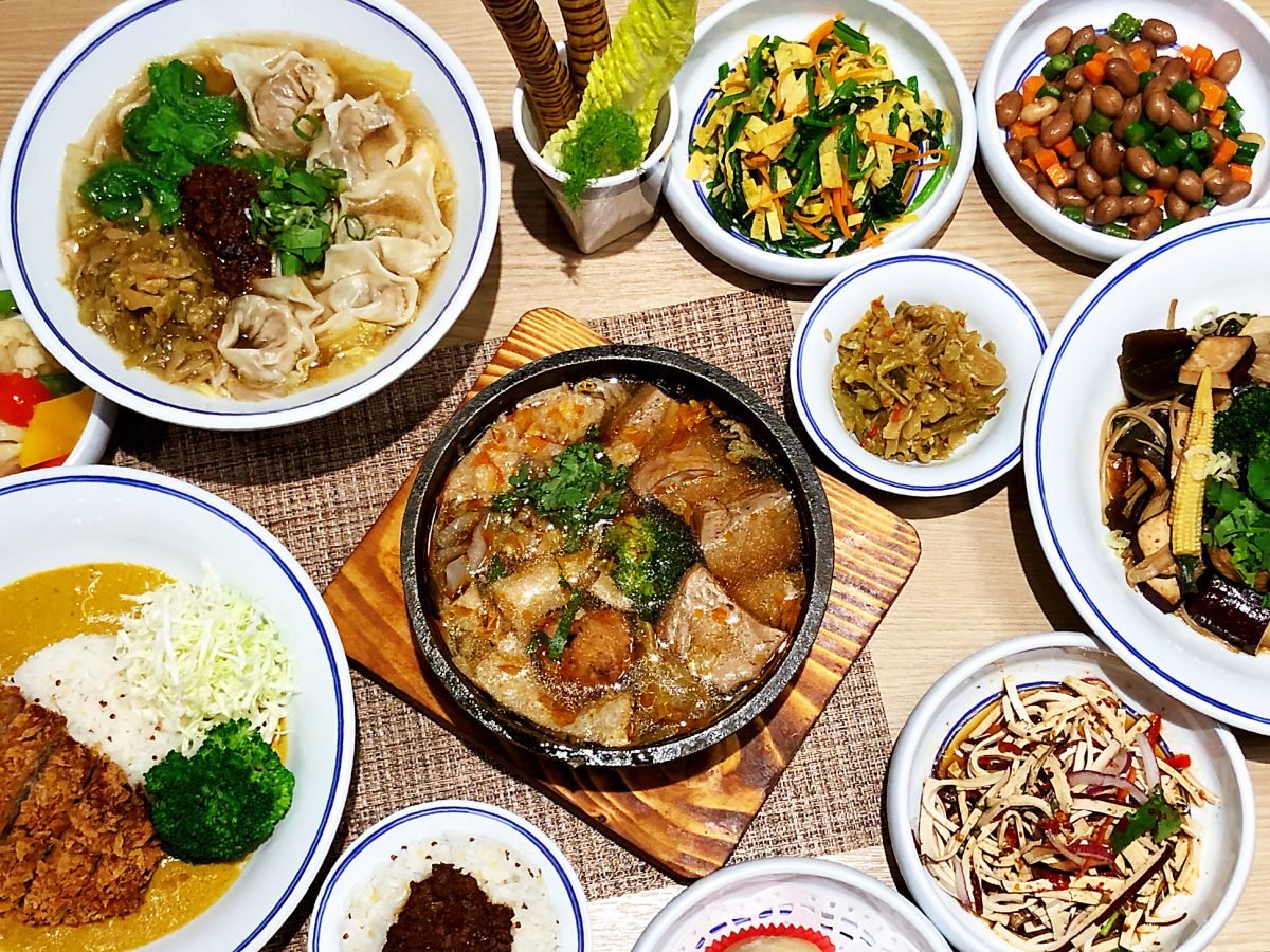 ▲ 「五梅先生」運用現代化的料理思維，結合有機、非基改及當令食材，讓溫和的蔬食料理變得活潑而時尚。（圖／記者陳美嘉攝）