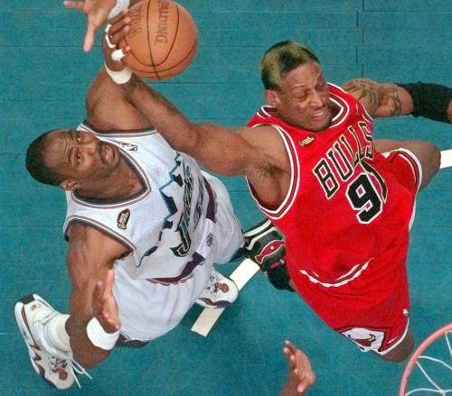 ▲「小蟲」Dennis Rodman扣籃。（圖／美聯社／達志影像）