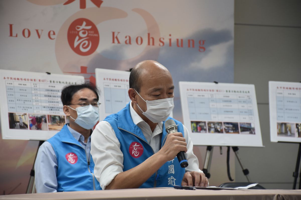 從敦睦艦隊爆發染疫後，高雄市長韓國瑜連日來開記者會，報告防疫狀況。 (圖/記者吳承翰攝)