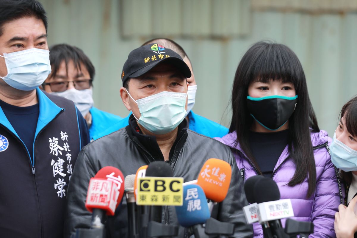 ▲侯友宜被詢問封城兵推的程序，以及各縣市陸續跟進封城兵推，將給予什麼建議？侯回應，大家可以至他的臉書頁觀看影。（圖／記者宋原彰攝，2020.04.23）