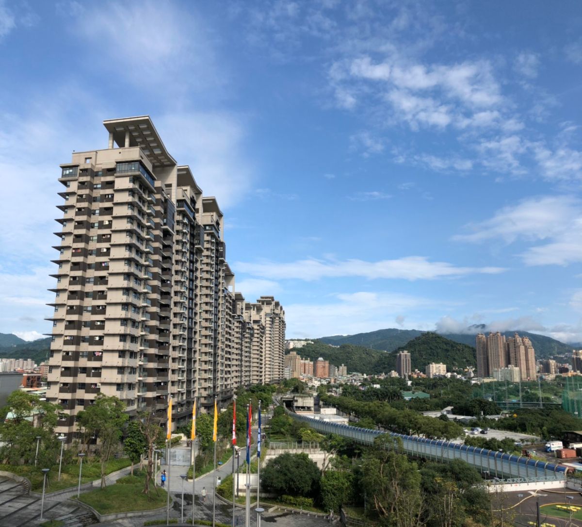 ▲新店知名捷運共構宅美河市今年3月交易驟增。（圖／信義房屋提供）