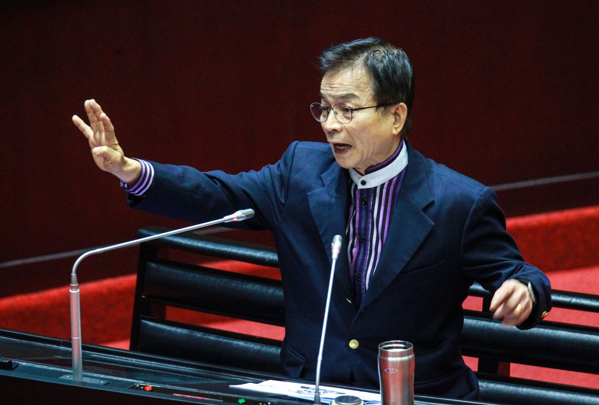 ▲針對總統蔡英文的元旦談話，國民黨立委賴士葆在臉書上直言，每次聽到蔡文說謙卑，肚子就「一把火」。（資料照／記者葉政勳攝）