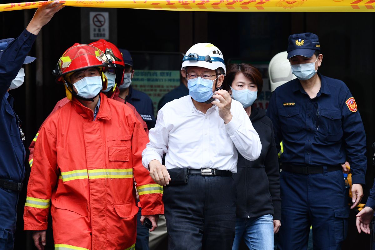 ▲台北市長柯文哲26日赴林森錢櫃火災現場勘查。（圖／記者林柏年攝 , 2020.4.26）