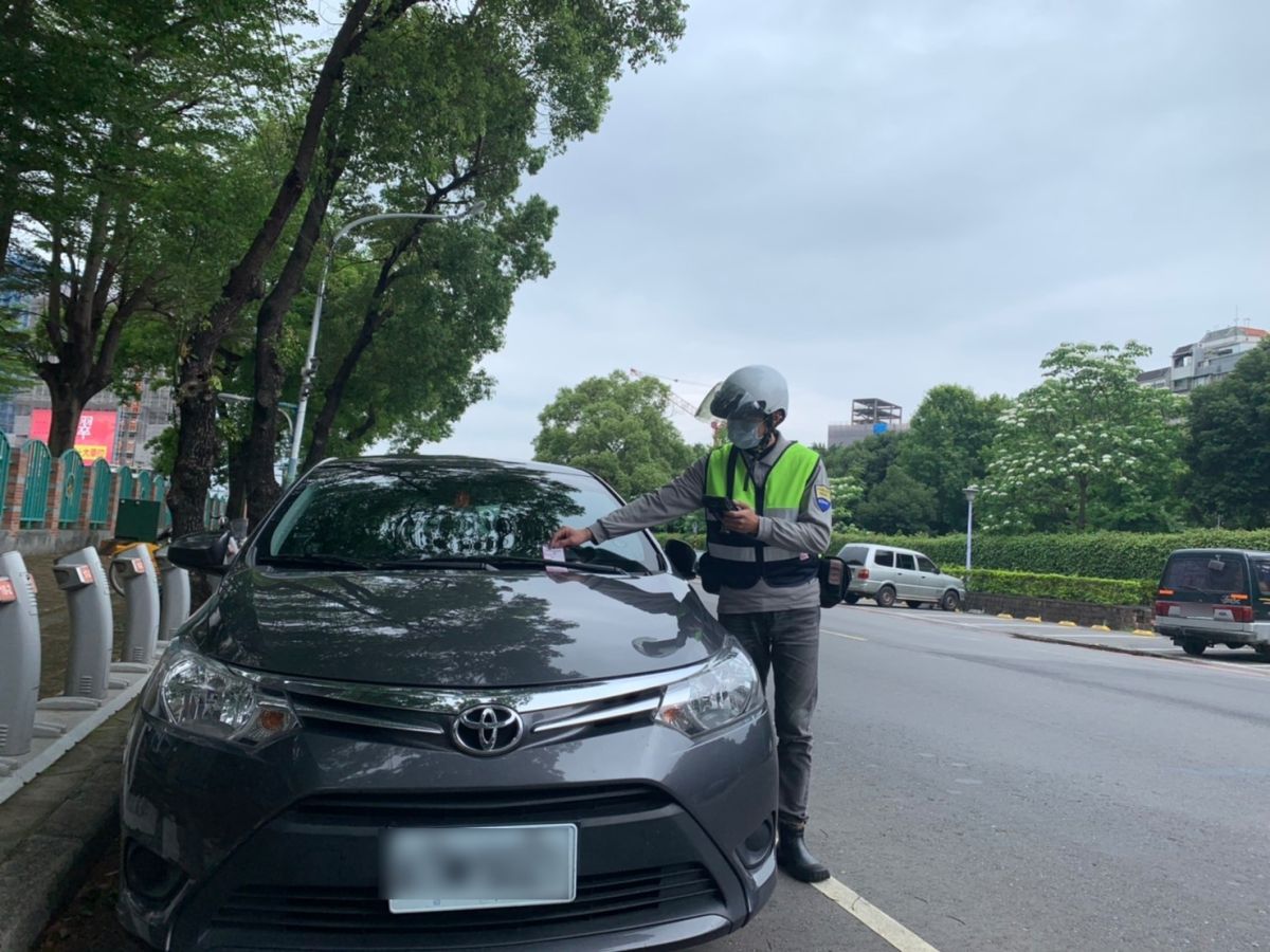 ▲北市交通局考量5月1日星期五勞動節當天仍有上班、上課需求，當天路邊停車比照平日收費路段收費。（圖／新北市交通局提供）