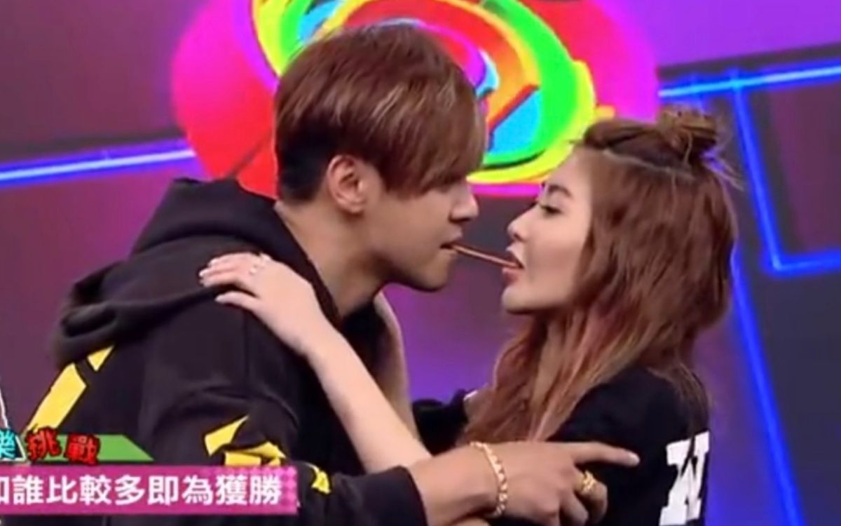 ▲愷樂（右）與羅志祥（左）一同主持節目多年。（圖／娛樂百分百Youtube）