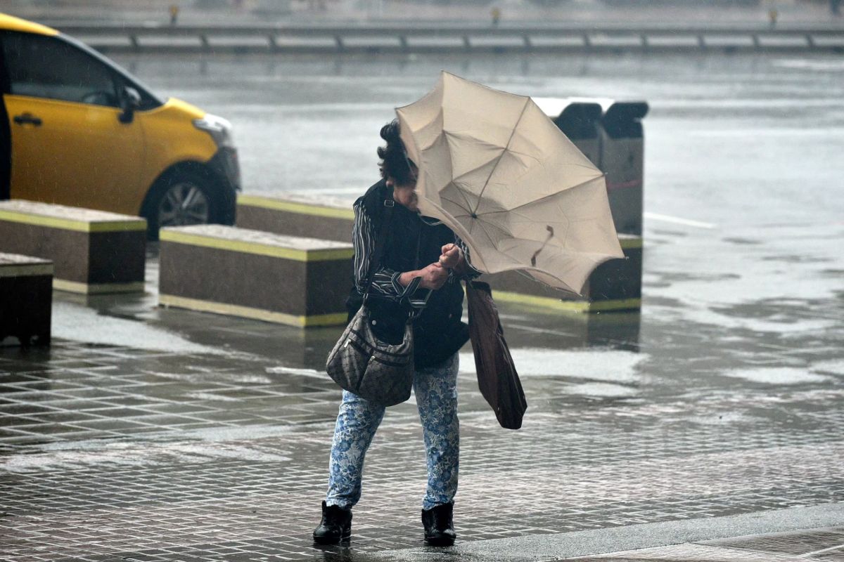 ▲彭啟明在臉書表示，周末要留意菲律賓東方海面上，有擾動發展成低壓，可能在周六或日增強為今年第一個颱風「黃蜂」。（圖／NOWnew資料照）