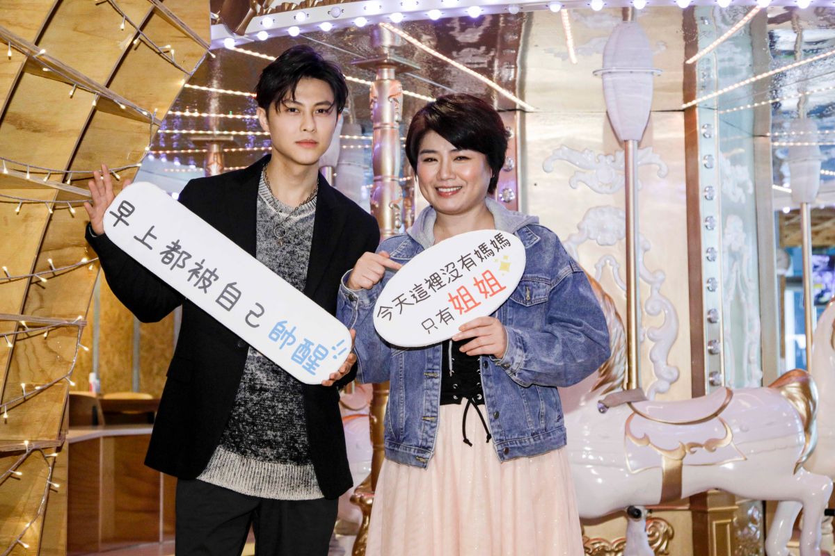 ▲王子（左）被問羅志祥與愷樂的關係，十分尷尬。（圖／八大）