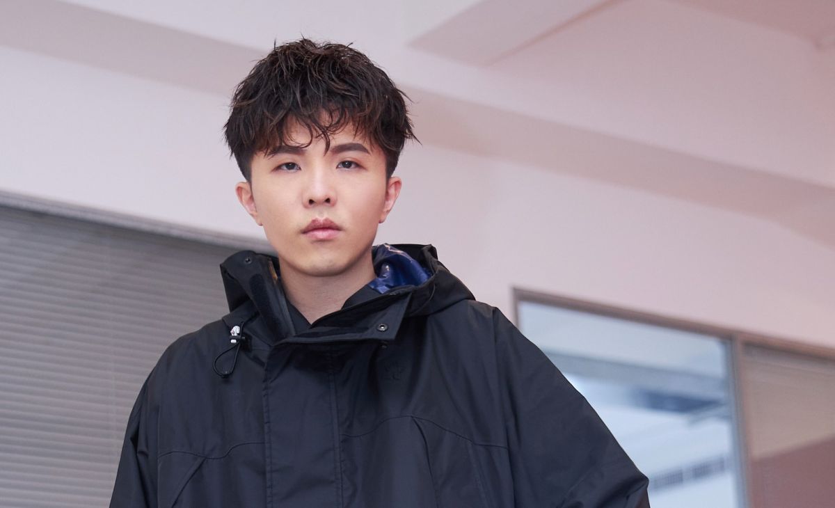 ▲小宇笑自己「疫情肥」。（圖／華納音樂）