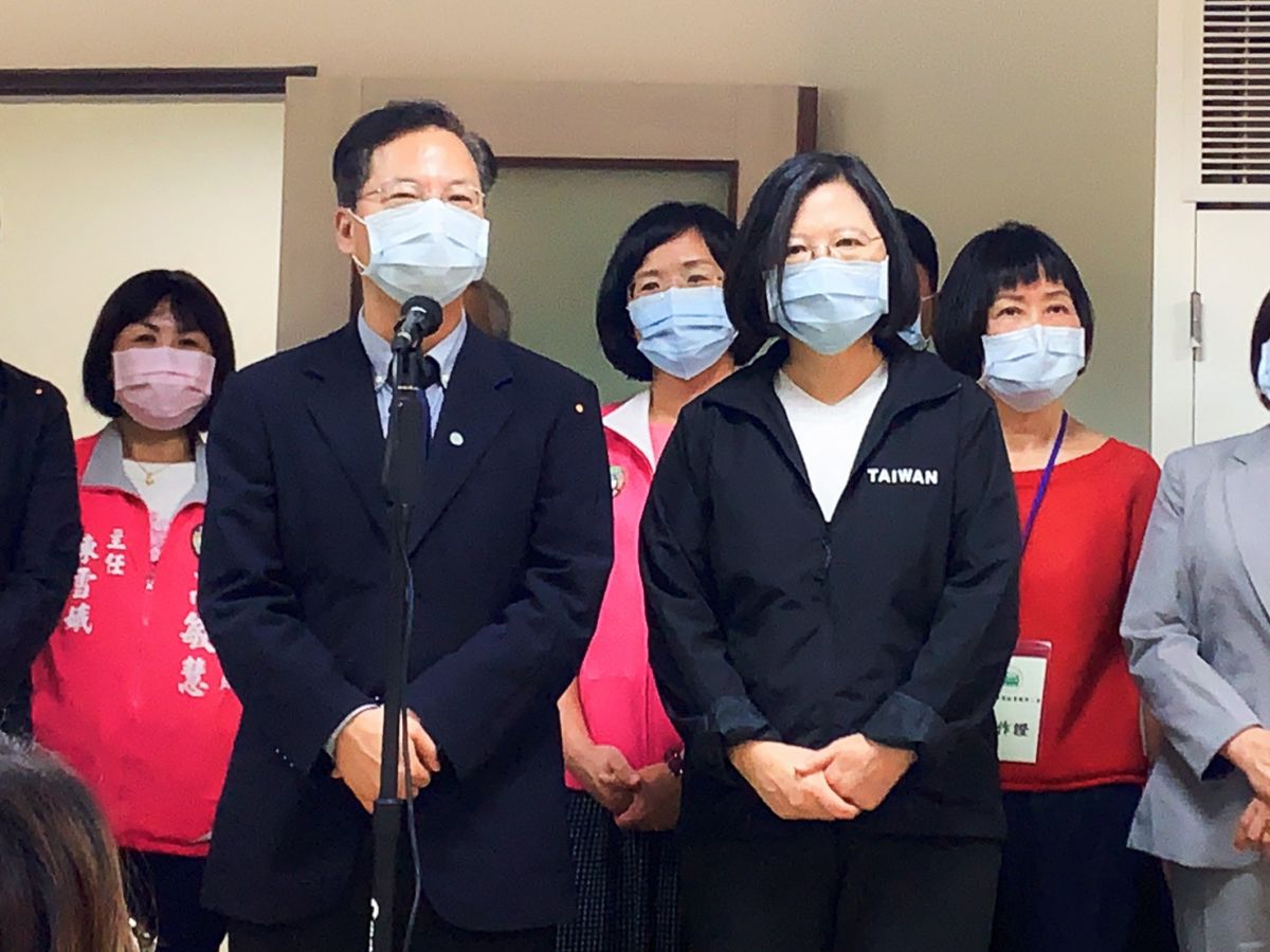 ▲針對近日傳出中國駭客去年成功入侵台大醫院電腦系統，還鎖定總統蔡英文的病歷，她回應總統的健康資料有另外管理機制，大家不用擔心。（圖／記者宋原彰攝，2020.04.29）