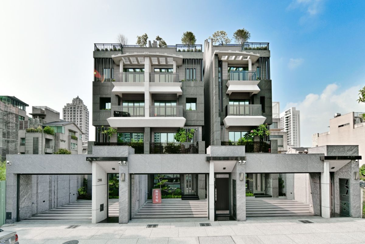 ▲「崇景六期」透天別墅主打居住環境、建築別具特色，開價達北屯區「天花板」。（圖／上申建設提供）