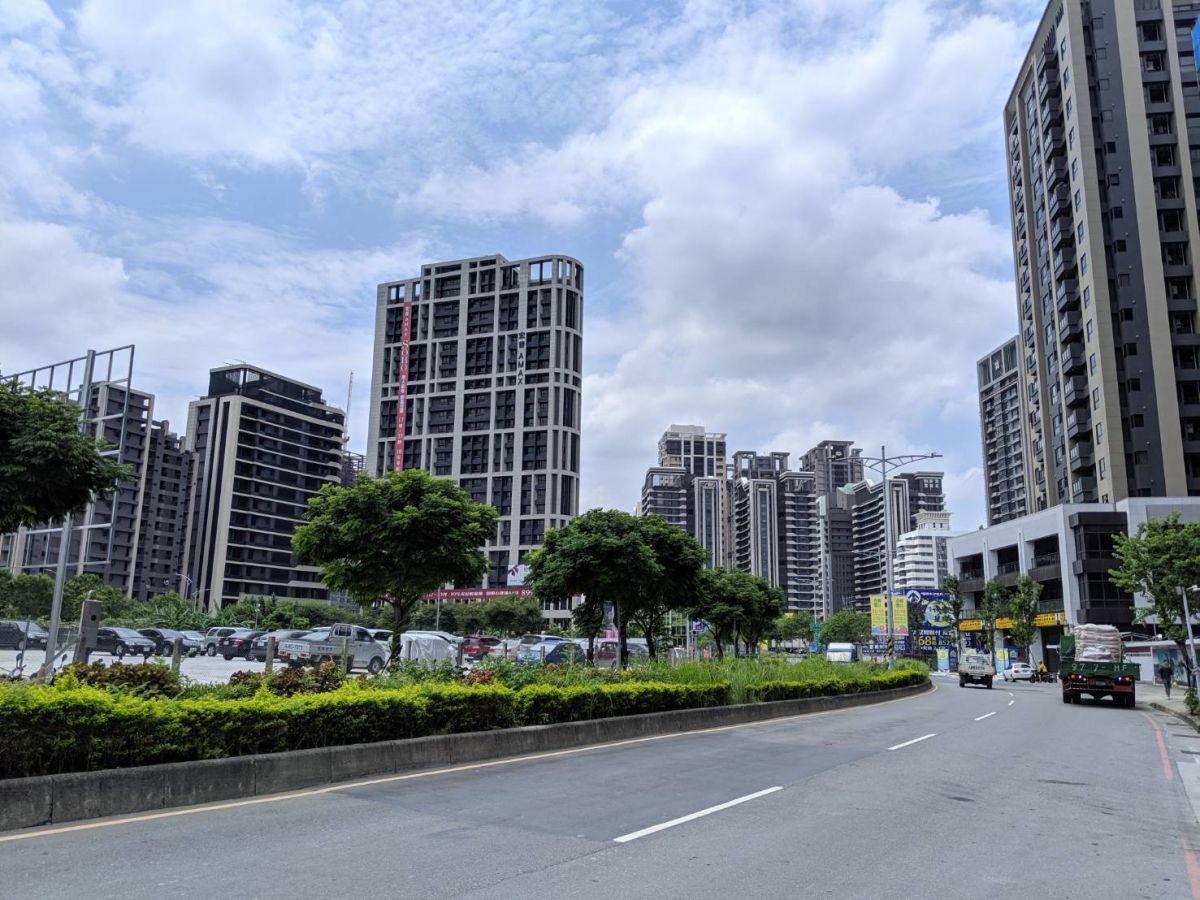 ▲受到新冠疫情回穩影響，和第一季比較，新北市大致呈現微漲趨勢，帶動成交量與價格回穩。（圖／信義房屋提供）