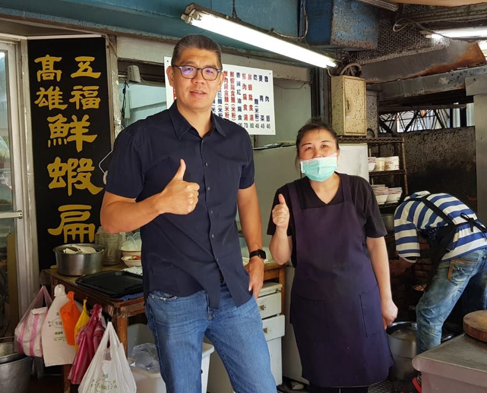 ▲新冠肺炎疫情衝擊餐飲業者，國民黨中央委員連勝文呼籲民眾用實際行動，支持愛店一同度過難關。（圖／翻攝自連勝文臉書）