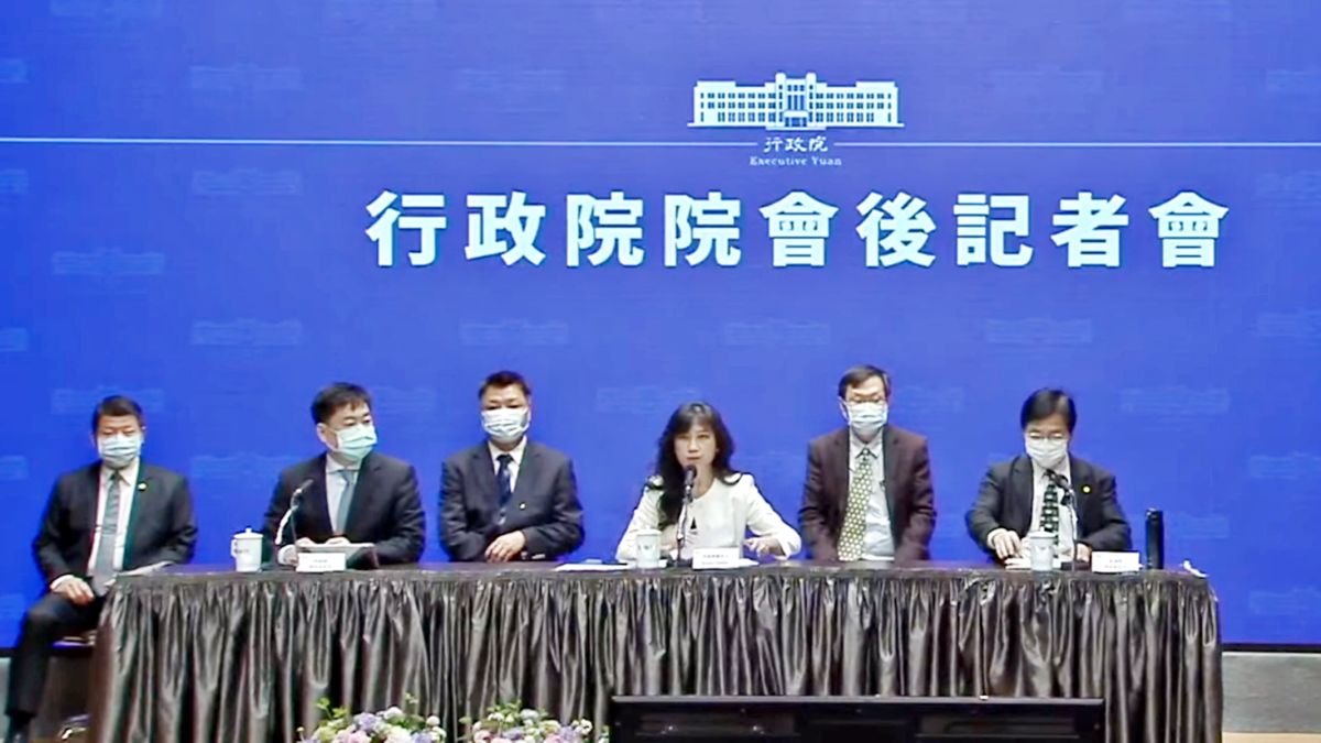 4/30 行政院會後記者會。( 圖 / 記者陳弘志攝 )
