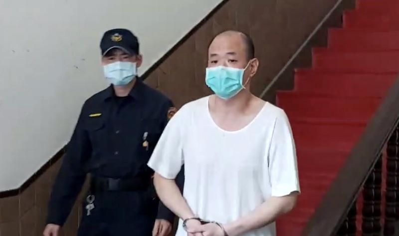 ▲男子陳萬庭(右)無罪確定,高院判刑事補償112萬餘元。(圖/中央社資料照)